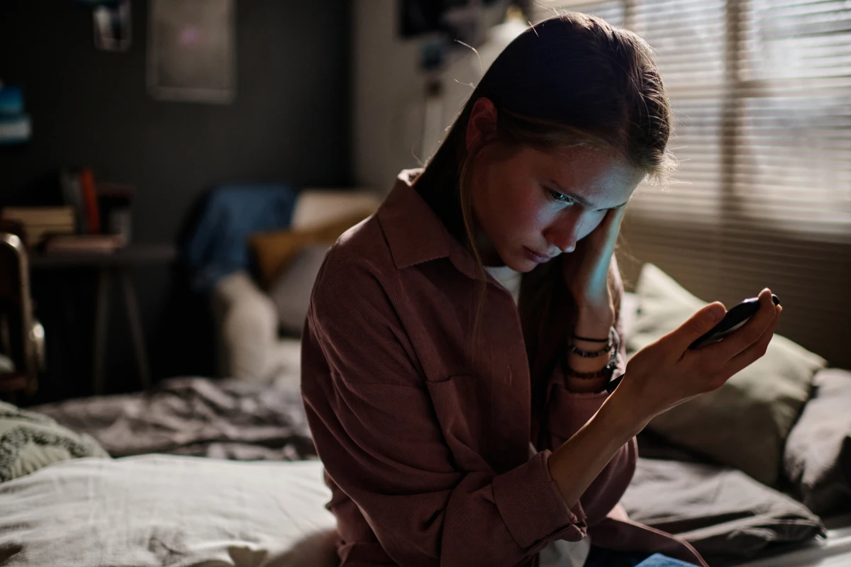 Protéger nos enfants du cyberharcèlement : un défi juridique majeur